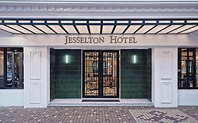 The Jesselton Hotel  3*